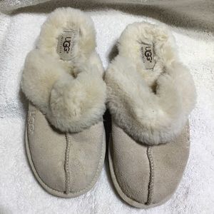 UGG slippers, suede exterior, size 5, plush lining, NWOT